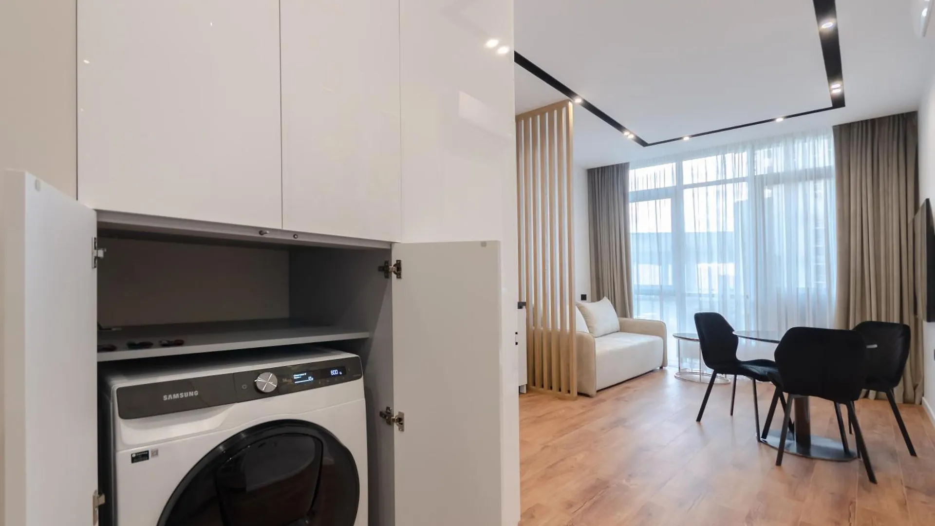 Petrovdom 2-5 New Apartment In Rc Novopecherski Lypky, 19B Andrii Verkhogliad Street キエフ